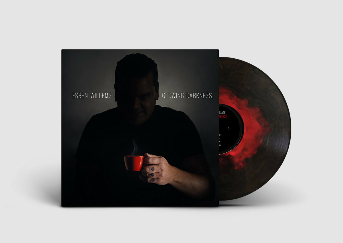 esben-willems-glowing-darkness-lp-180g-black-clear-marbled-with-red-center-vinyl-limited-to-100-signed-majestic-mountain-records-mmr078lp-front-cover.jpg