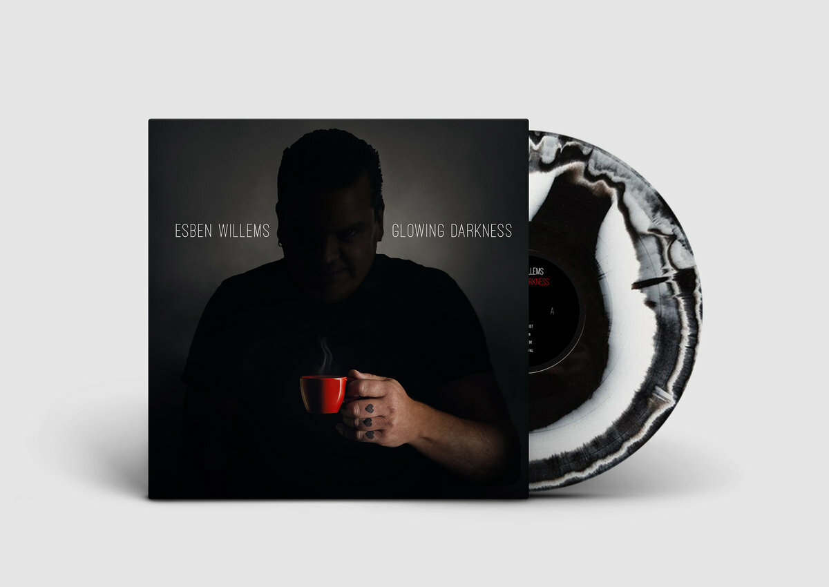esben-willems-glowing-darkness-lp-180g-black-white-merge-vinyl-limited-to-100-majestic-mountain-records-mmr078lps1-front-cover.jpg