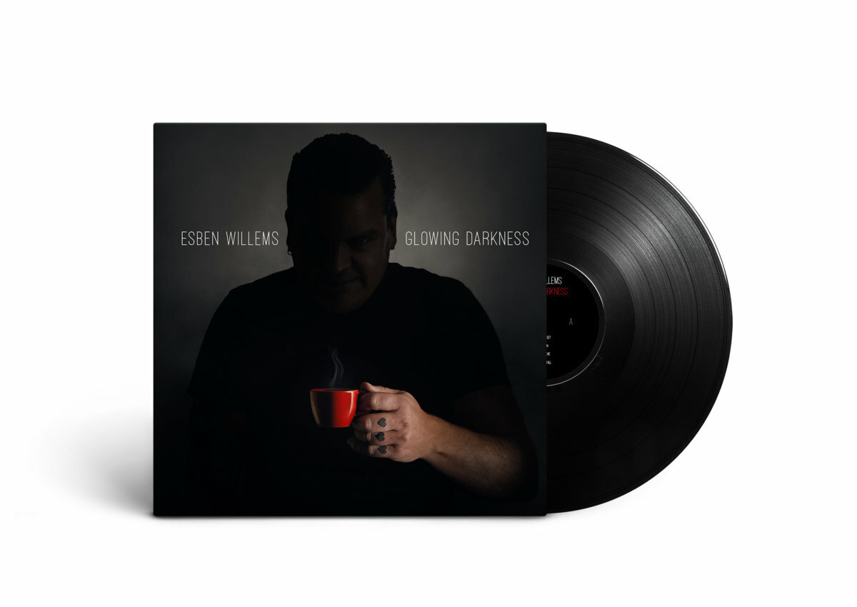 esben-willems-glowing-darkness-lp-180g-vinyl-limited-to-100-majestic-mountain-records-mmr078lps2-front-cover.jpg