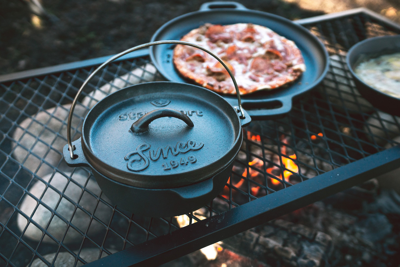 Pre-Seasoned Cast Iron Dutch Oven Flat Bottom - Stansport