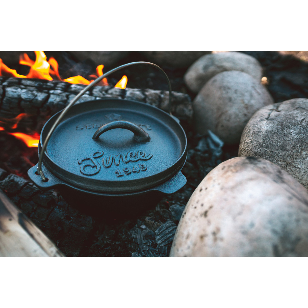 Pre-Seasoned Cast Iron Dutch Oven with Legs - Stansport
