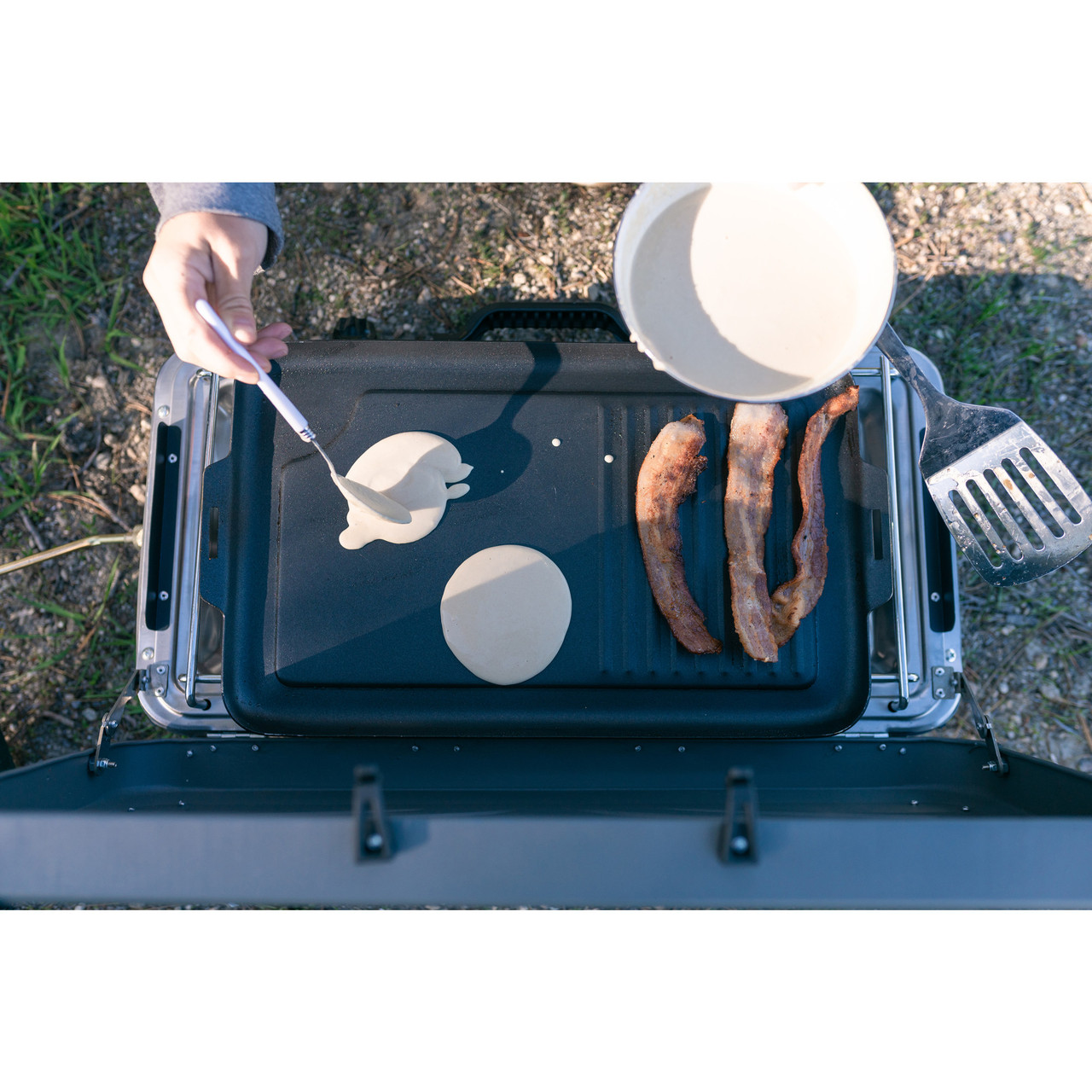 Pre-Seasoned Cast Iron Griddle with Lid Lifting Hole - 15 surface -  Stansport