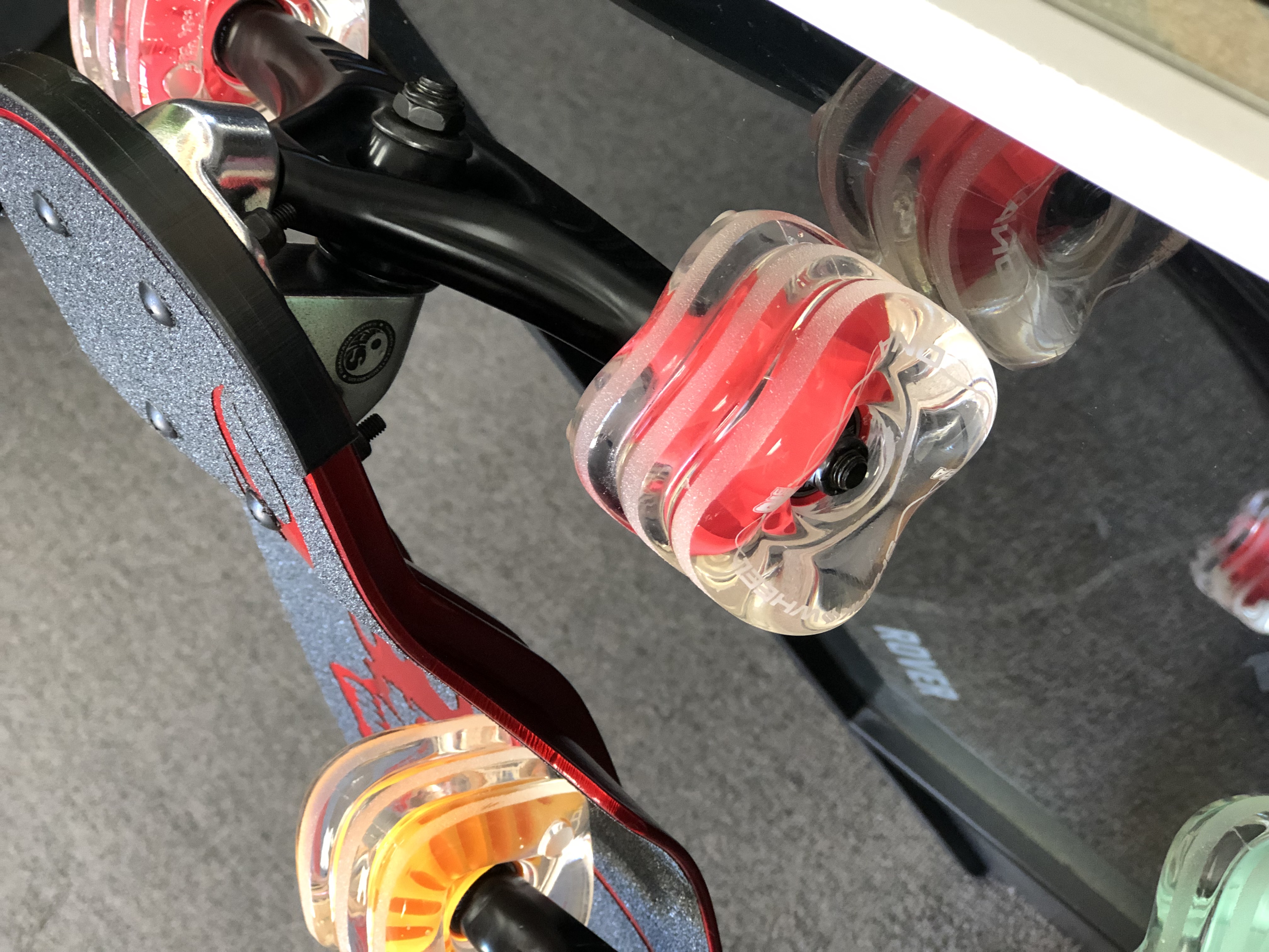 Shark Wheel 72MM, 78A DNA - Clear with Red Hub