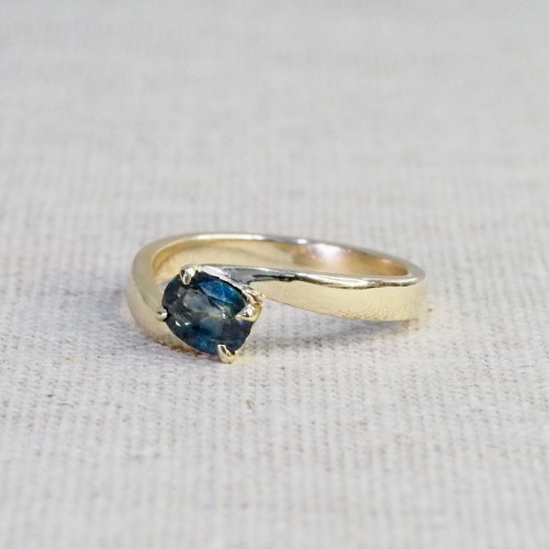 Teal Sapphire Twist Ring