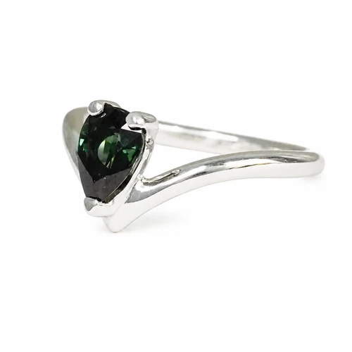 Teal Sapphire V Ring