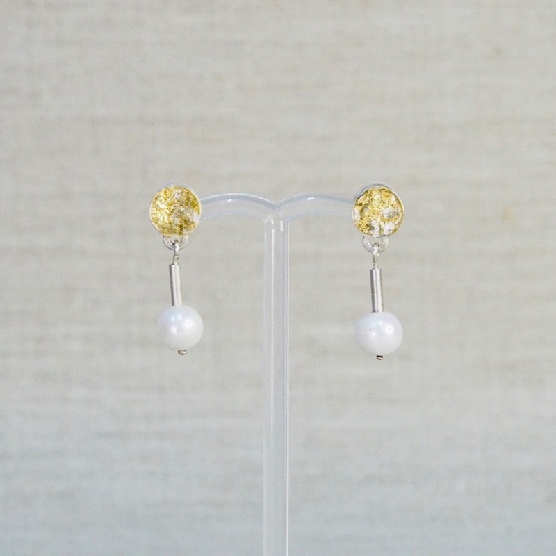Minimalist Pearl Earrings