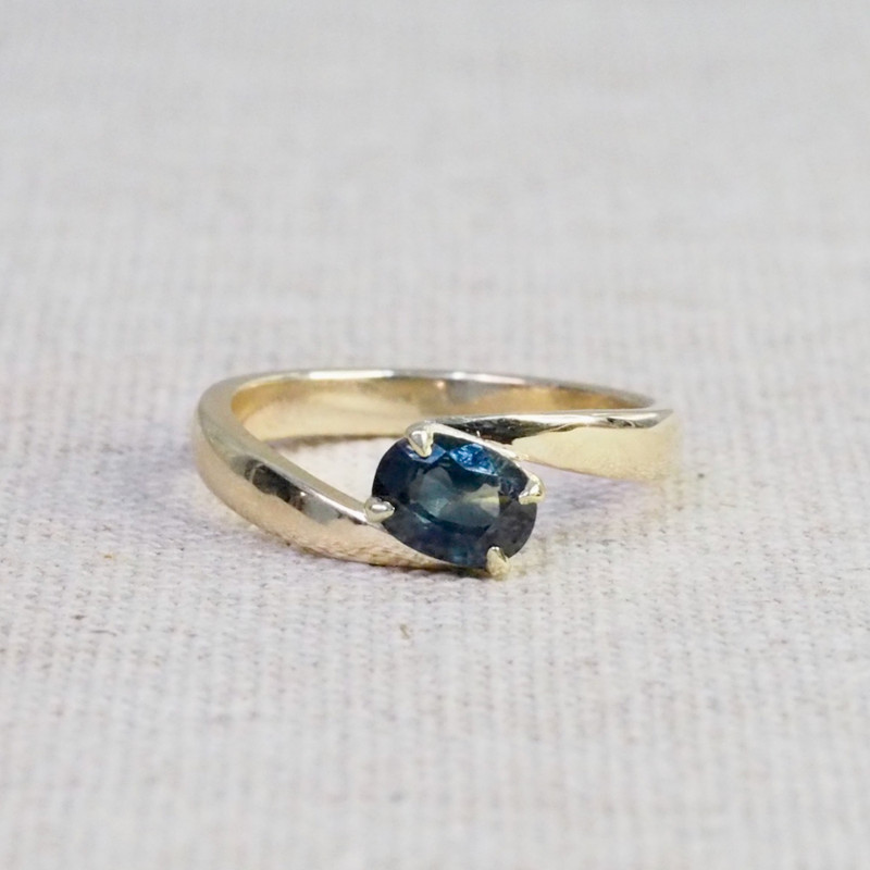 Teal Sapphire Twist Ring