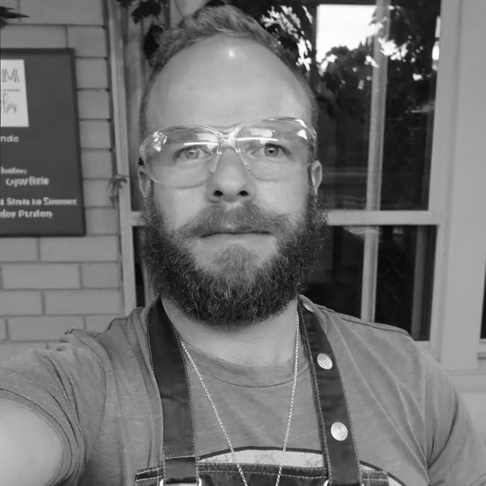 Portrait of jeweller Remy Hoglin