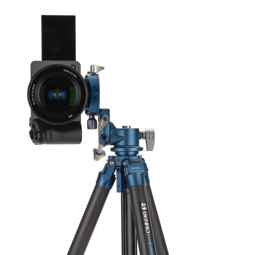 Benro SuperSlim CF 1.5 Series, 4 Section Tripod with PHVF3 Hybrid Flip Head