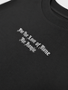 playera oversize negra hombre, playera premium streetwear, playera 100% algodon heavyweight, playera negra hombre, playera bordado gotico, ropa urbana de lujo, heavy cotton t-shirt, playera hombros caidos, bordado de alta densidad streetwear, moda urbana premium, t-shirt oversize negra, playera algodon 340g, playera born and raised, streetwear tipografia gotica