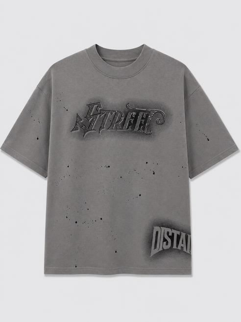 playera oversize gris, playera heavyweight 340g gris, playera gris con pedreria, playera premium streetwear, playera 100 algodon premium, playera gris con cristales, playera estilo grafiti gris, ropa urbana premium mexico, t-shirt oversize de lujo, playera de alta calidad 340g, playera letras goticas pedreria, streetwear premium gris, playera hombros caidos gris