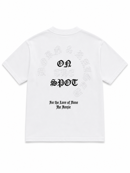 playera oversize blanca hombre, playera premium streetwear, playera 100% algodon heavyweight, playera blanca hombre, playera bordado gotico, ropa urbana de lujo, heavy cotton t-shirt, playera hombros caidos, bordado de alta densidad streetwear, moda urbana premium, t-shirt oversize blanca, playera algodon 340g, playera born and raised, streetwear tipografia gotica