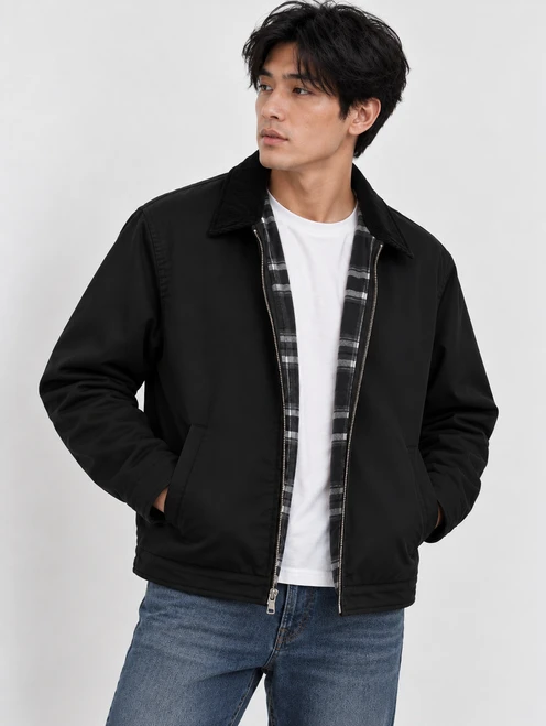 chamarra harrington hollander, chamarra negra con cuello de pana hombre, chamarra hollander para hombre, chamarra harrington negra hombre, chamarra con forro a cuadros hombre, chamarra worker negra hollander, chamarra casual con cuello de pana, chamarra estilo britanico negra hombre, chamarra de vestir casual para caballero, chamarra ligera negra hollander, ropa de hombre hollander, chamarra con cierre metalico y pana