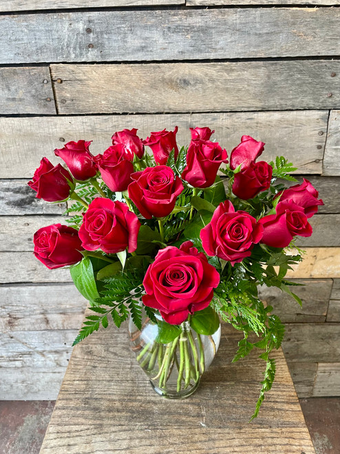 Full Heart - 16 Premium Red Roses