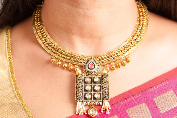 Antique gold finish necklace set 
