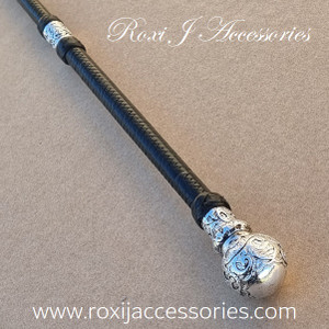 Plaited Leather Whip with Antique Replica Topper Plaited Leather Whip with Antique Replica Topper