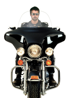 National Cycle 96-13 Harley Davidson FLHT/FLHX/FLHTK/SE Touring Std 12 in. Windshield - Clear - 20050 User 1