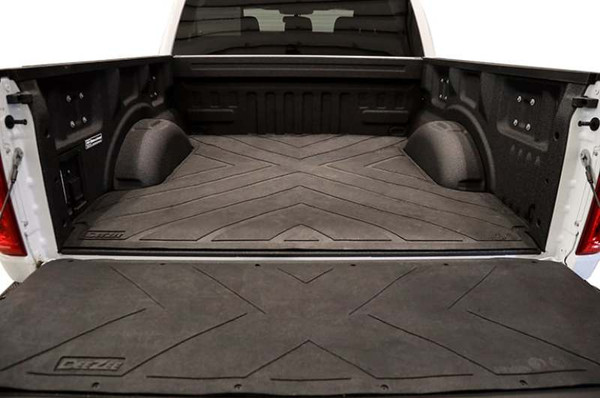 Deezee 07-18 Chevrolet Silverado Heavyweight Bed Mat - Custom Fit 5 1/2Ft Bed (X Pattern) - DZ76972
