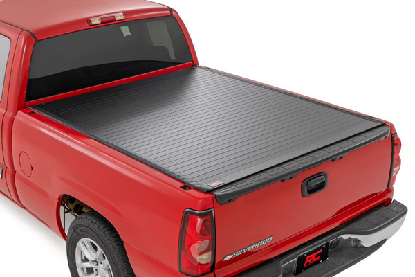 Rough Country Hard Roll Up Bed Cover 6'7" Bed | Chevy/GMC 1500 (00-06 & Classic)