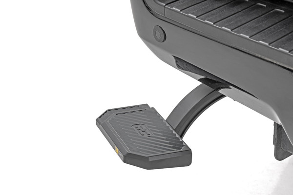Rough Country Retractable Bed Step Manual Pull | Ford F-250/F-350 Super Duty (17-22)