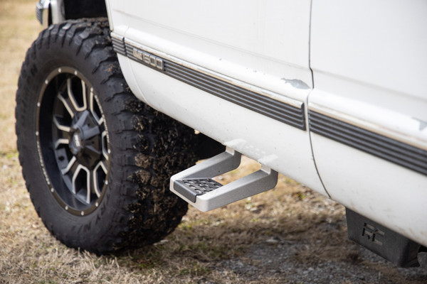 Rough Country Single Hoop Step Universal | Alum | Pair | Multiple Makes & Models (Chevy/Ford/GMC/Ram)