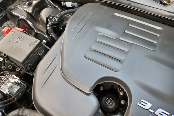 J&amp;L 11-22 3.6L V6 Dodge Charger/Challenger/Chrysler 300C Oil Separator 3.0 - Black Anodized - 3068P-B