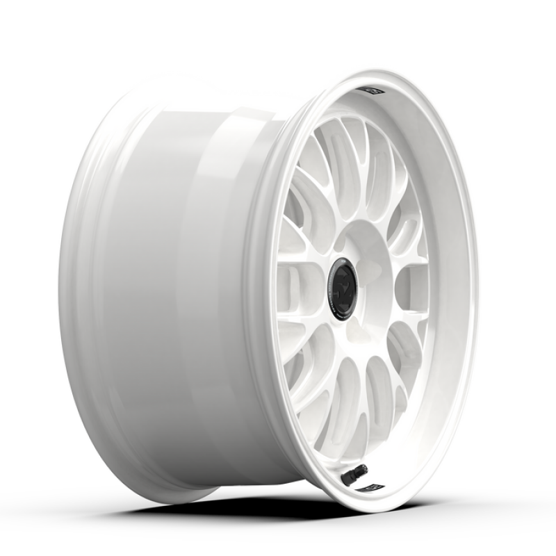 fifteen52 Holeshot RSR 18x9.5 5x114.3 38mm ET 73.1mm Center Bore Rally White - RSHRW-89554+38