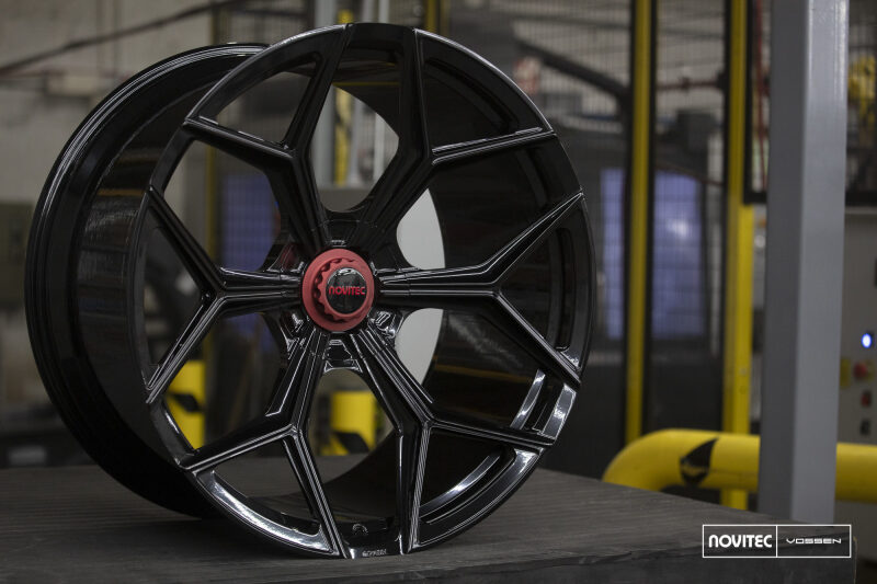 Vossen x Novitec NL4-5L 23x12 ET:15 Gloss Black Lamborghini Urus Rear Wheel - F-AFP-268-F01-C25