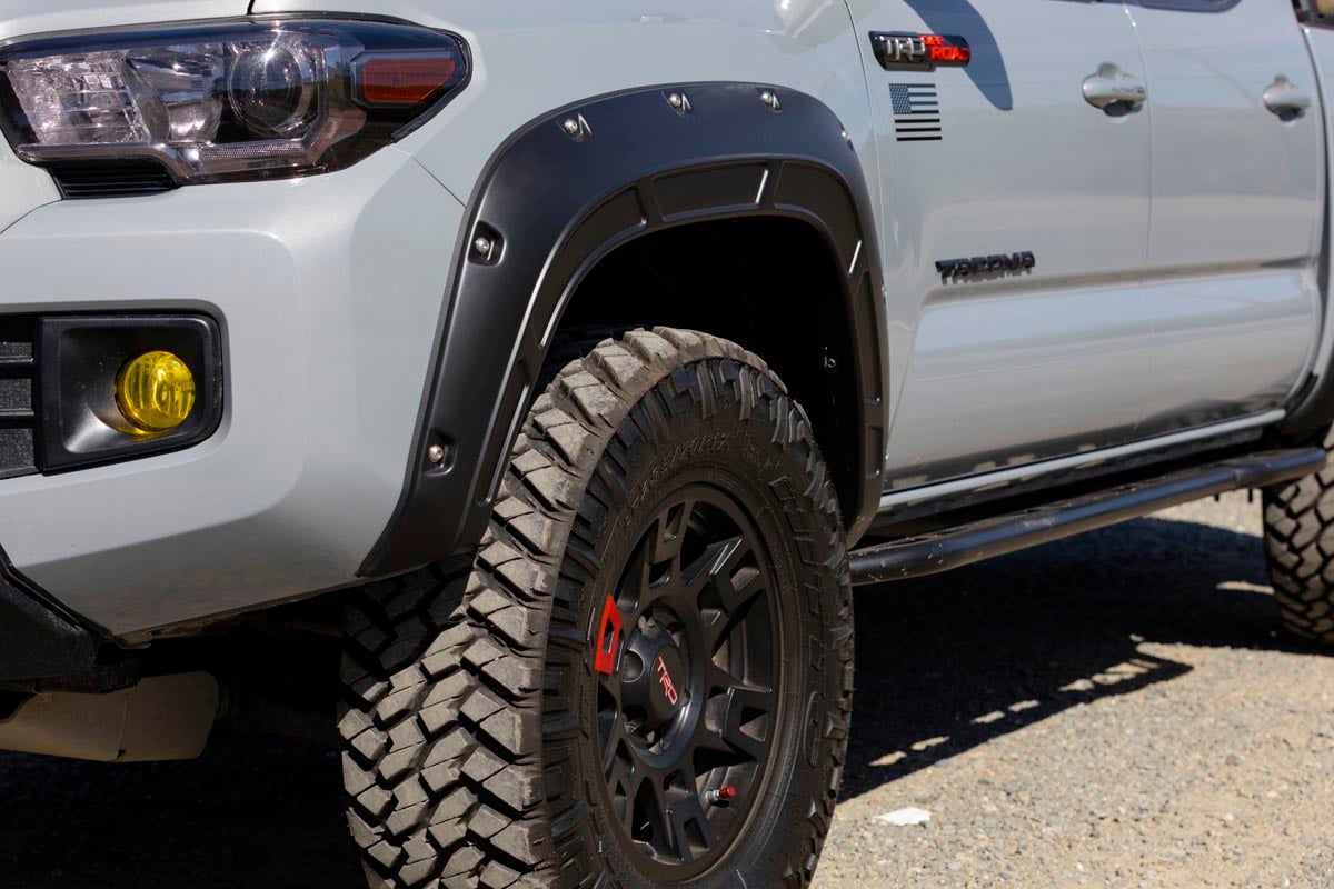 Rough Country Fender Flares Defender | Toyota Tacoma 2WD/4WD (2016-2023)