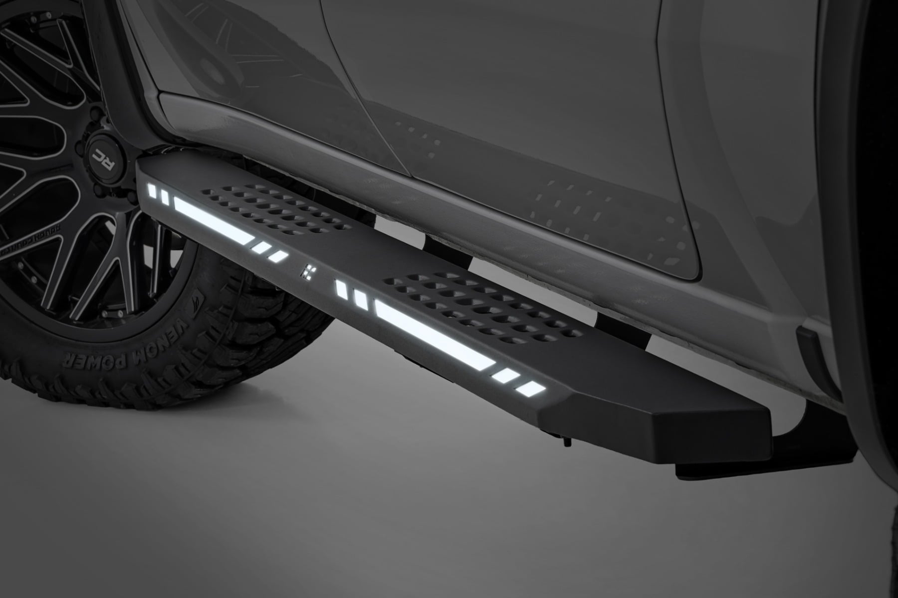Rough Country AC2 Running Boards Amber/White | Crew Cab | Ram 1500 (19-26)/1500 TRX (21-24)