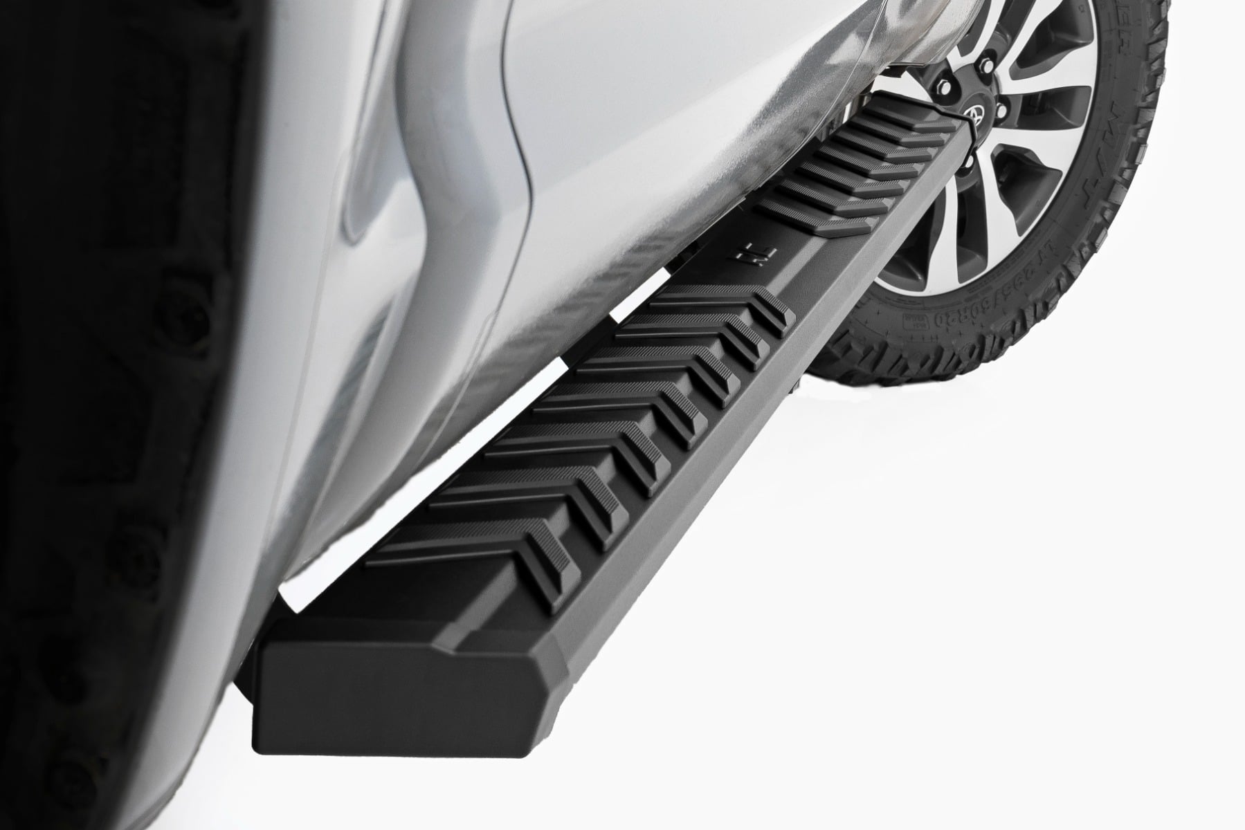 Rough Country BA2 Running Boards Side Step Bars | Crew Cab | Toyota Tundra 2WD/4WD (07-21)
