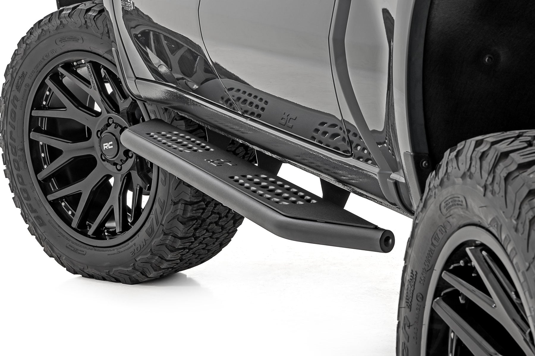 Rough Country OV2 Running Boards Side Step Bars | Crew Cab | Chevy/GMC 1500/2500HD (19-26)