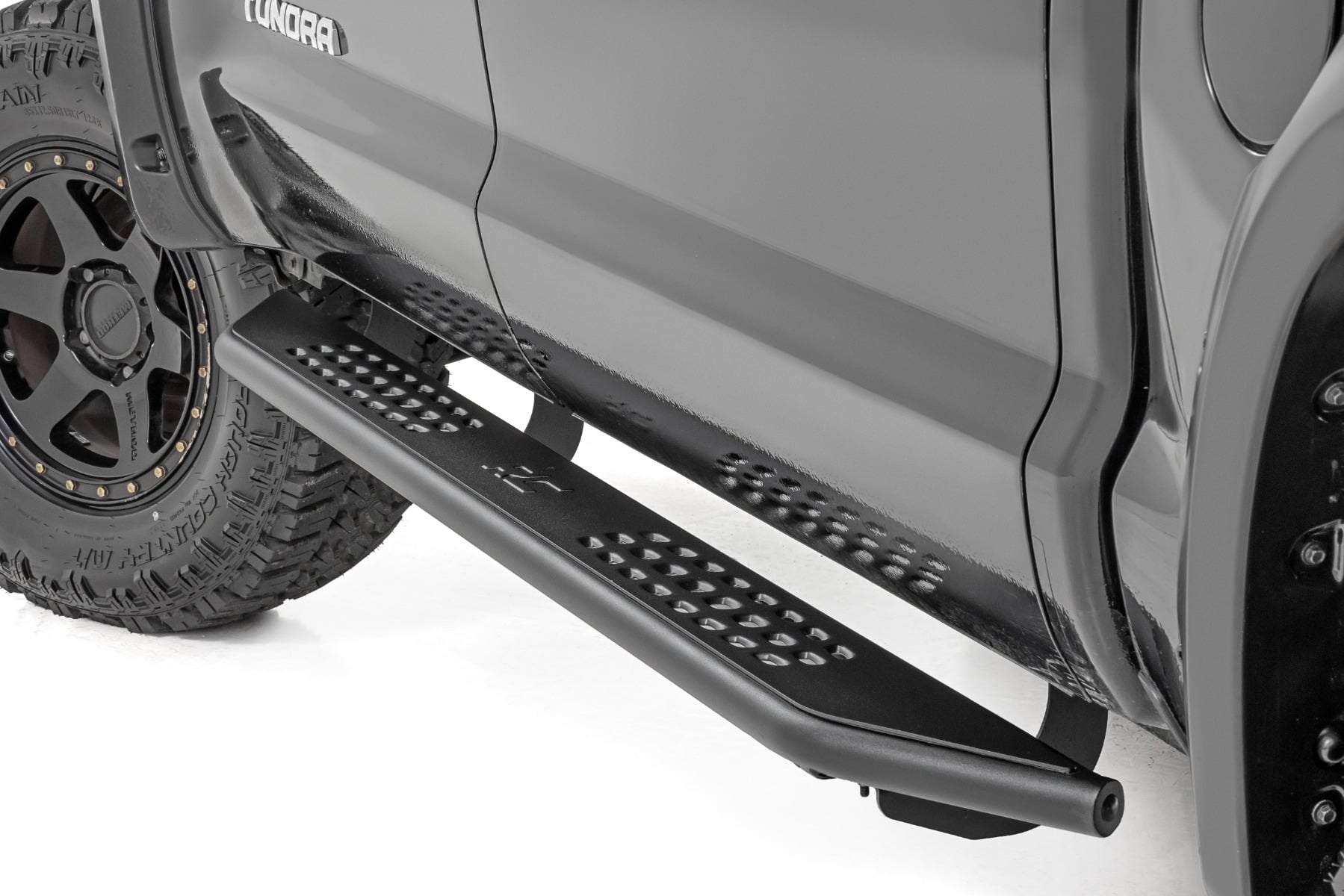 Rough Country OV2 Running Boards Side Step Bars | Crew Cab | Toyota Tundra 2WD/4WD (07-21)