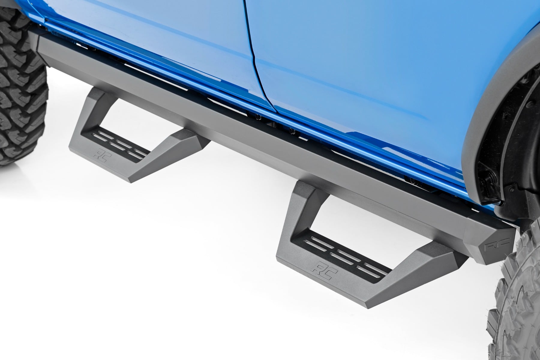 Rough Country SRX2 Adjustable Aluminum Step Ford Bronco 4WD (2021-2026)