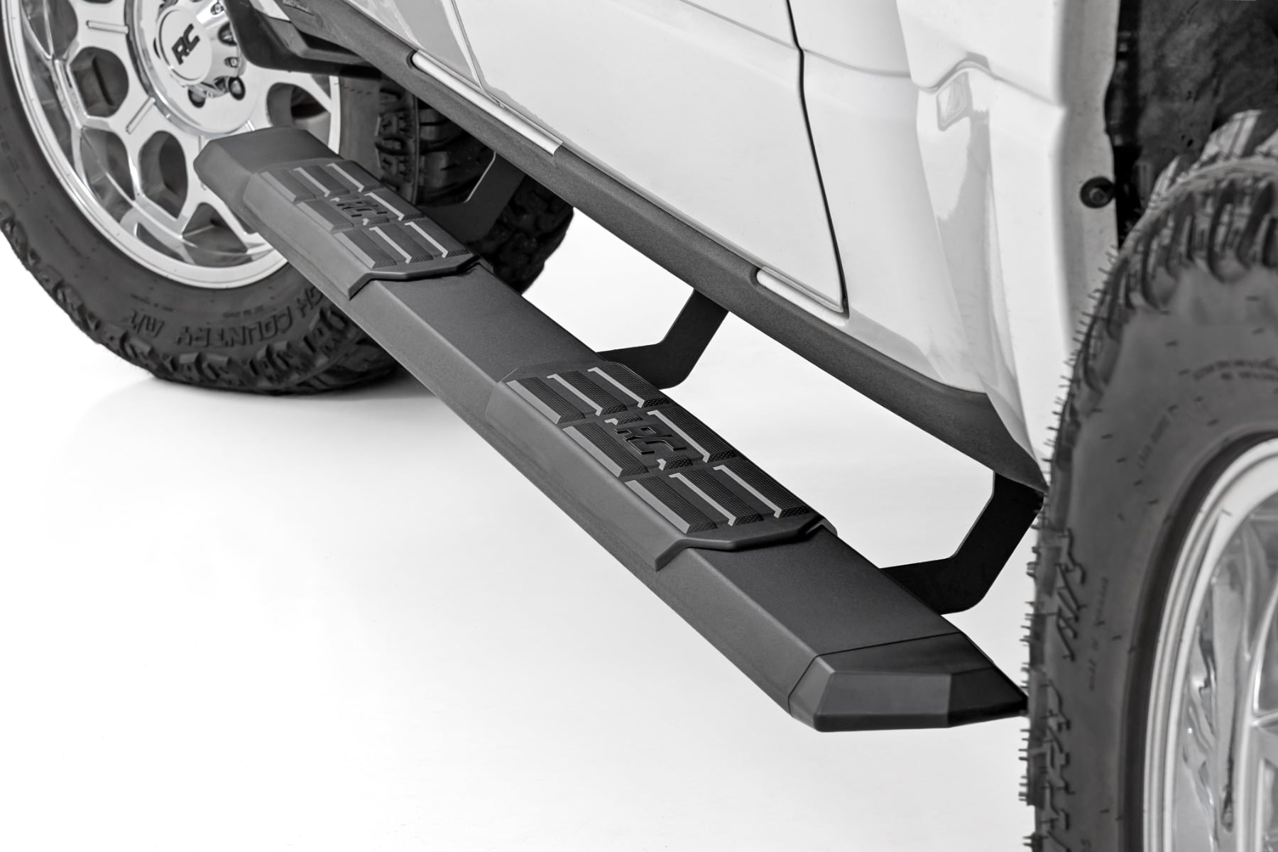 Rough Country TR2 Running Boards Ram 1500 (19-26)/1500 TRX (21-24)