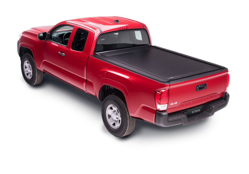 Retrax 2022+ Toyota Tundra CrewMax 5.5ft Bed w/Rail System (Excl Trail Special Edition) RetraxONE MX - 60861
