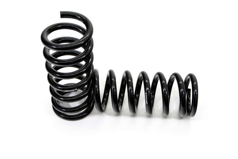 UMI Performance 78-88 GM G-Body Front 1in 70-81 F-Body 2-1/2in Lowering Spring - 3050F