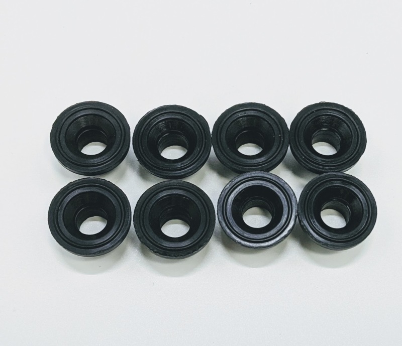 Granatelli GM LS Valve Cover Grommet Set - Set of 8 - 640368