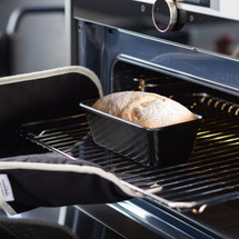 Best Loaf Tin UK: A Baker's Buying Guide