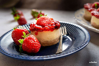 Roasted Strawberry Mini Cheesecakes: An Independent Baker Puts Our Cheesecake Tin to the Test