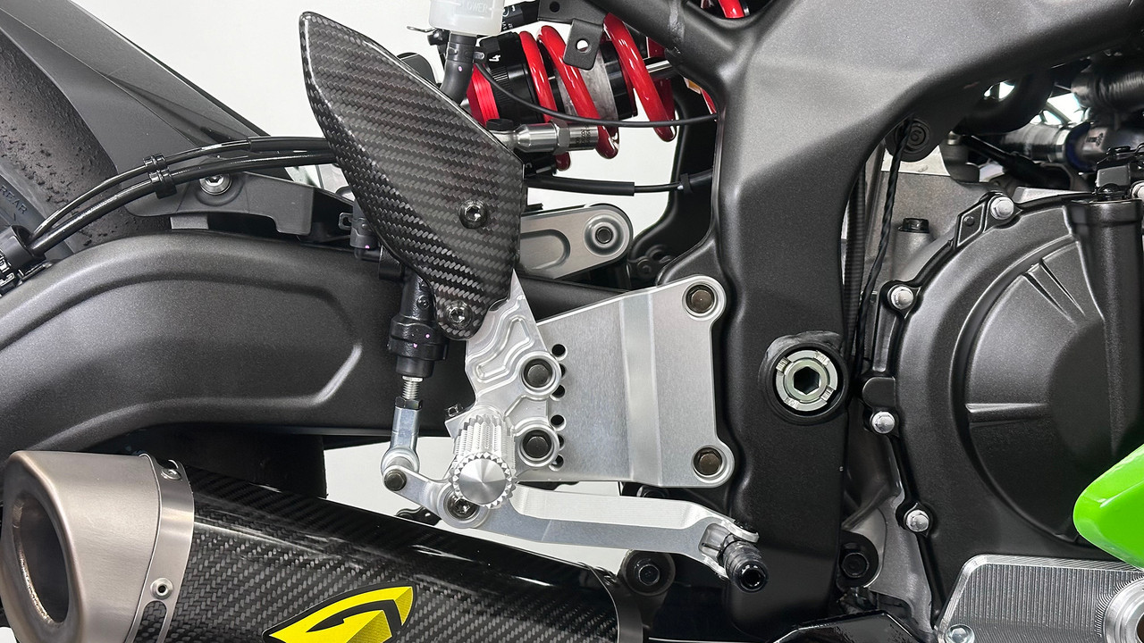 Kawasaki ZX-4RR / ZX-4R Adjustable Rearsets - Silver Kawasaki ZX-4RR / ZX-4R Adjustable Rearsets - Silver