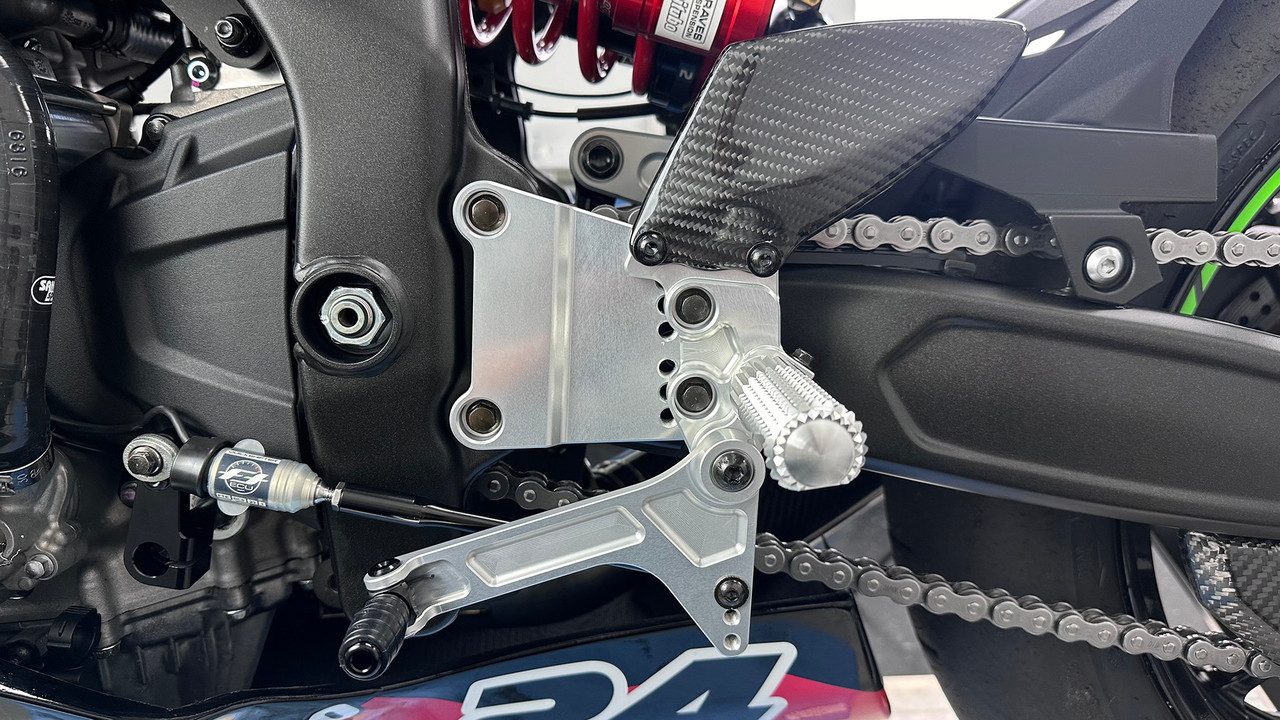 Kawasaki ZX-4RR / ZX-4R Adjustable Rearsets - Silver Kawasaki ZX-4RR / ZX-4R Adjustable Rearsets - Silver