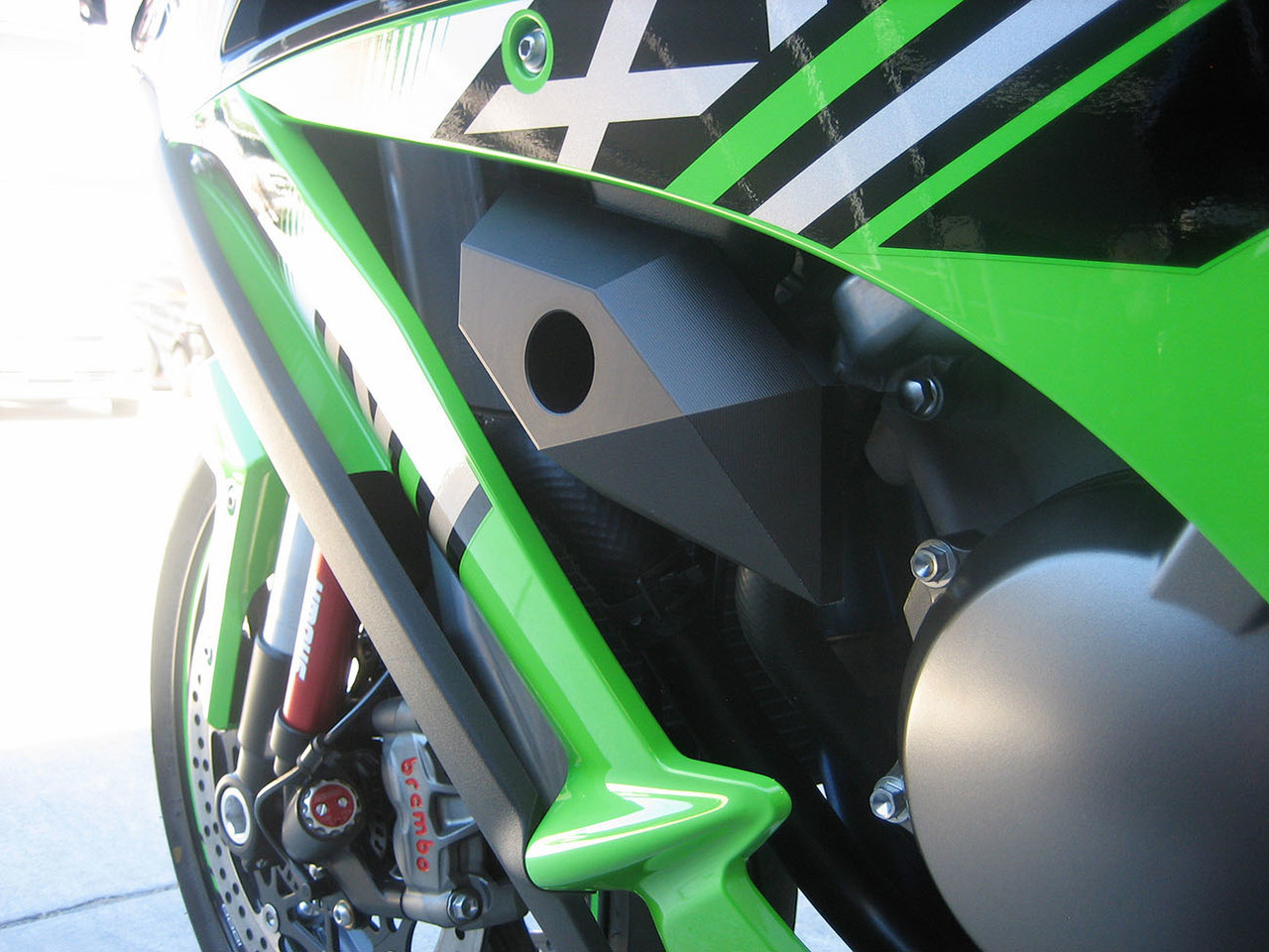 Graves Motorsports Kawasaki ZX-10 Frame Sliders Graves Motorsports Kawasaki ZX-10 Frame Sliders