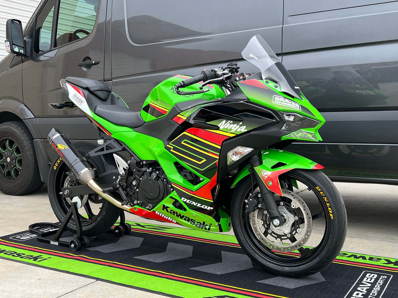 Graves Kawasaki Ninja 500 OEM Bodywork Graphics Set - Green Graves Kawasaki Ninja 500 OEM Bodywork Graphics Set - Green