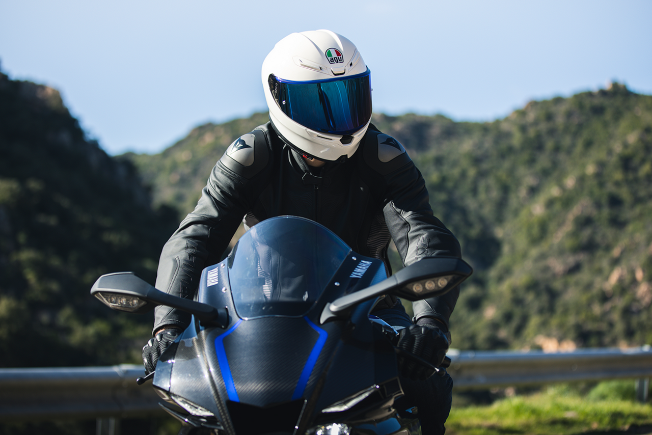 K6 S Helmet - White - Small