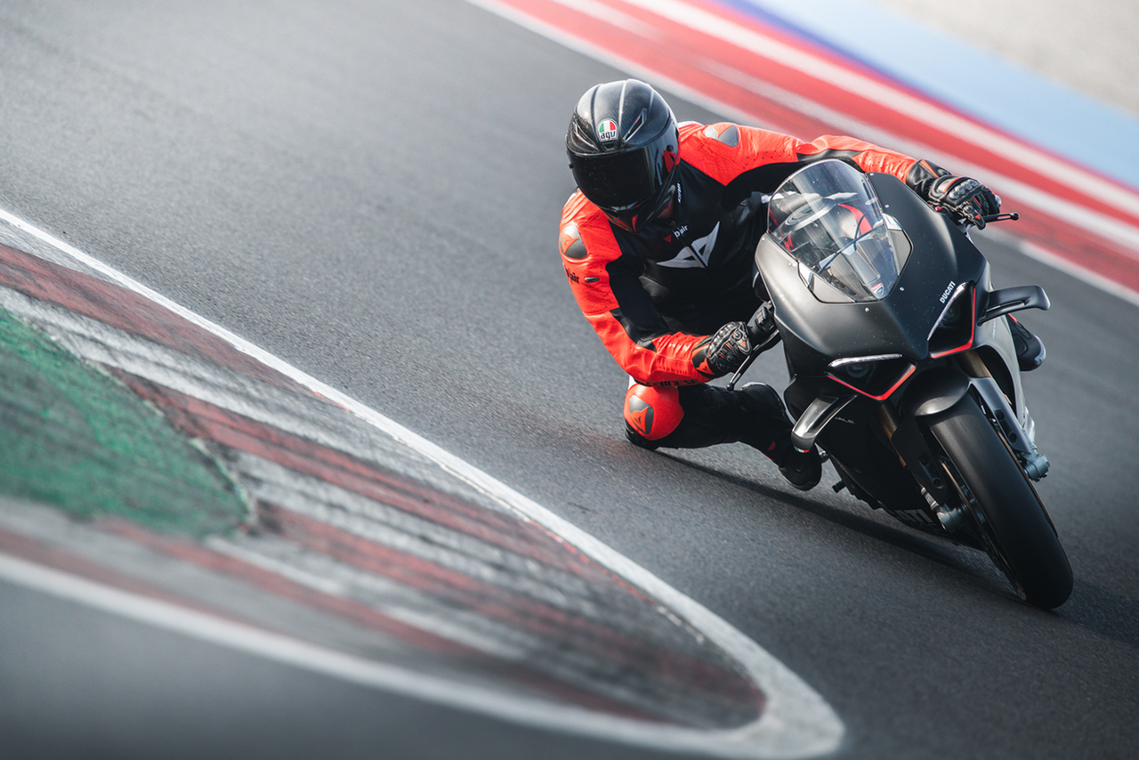 Pista GP RR Helmet - Iridium Carbon - XL