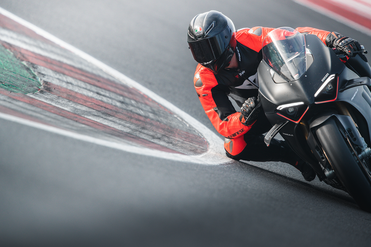 Pista GP RR Helmet - Iridium Carbon - XL