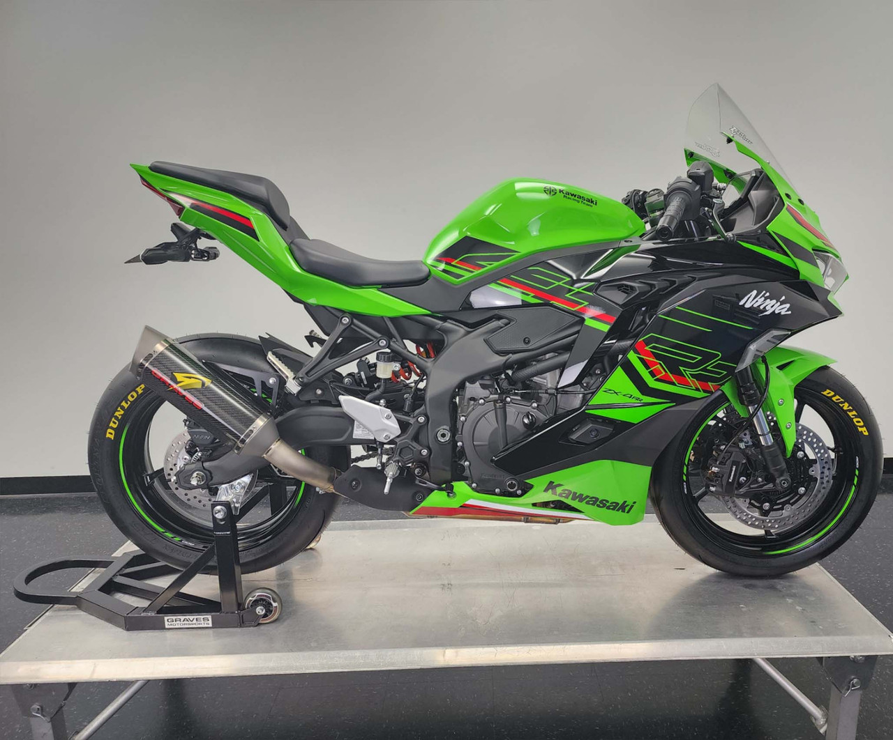 ^_^ Graves-Kawasaki-ZX-4RR-Fender-