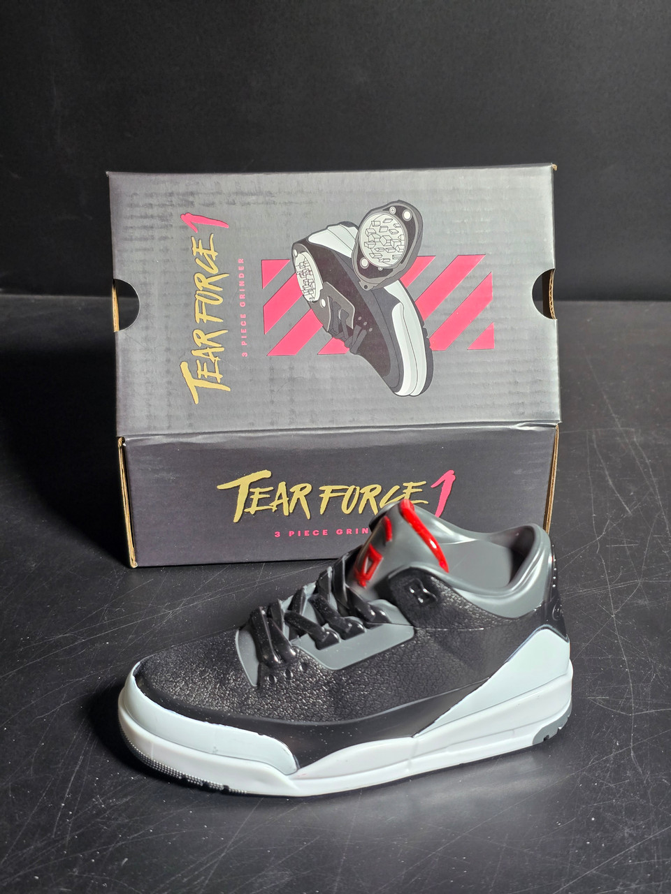 6" Kicks 3Part Sneakers Grinder 1ct (Black)