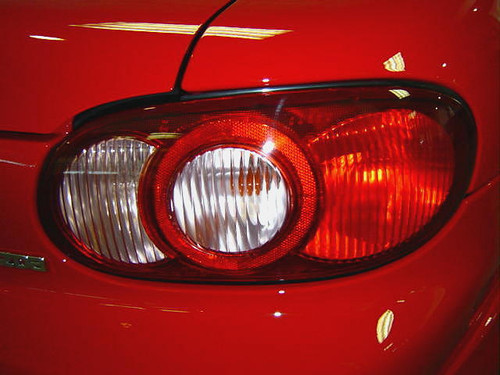 Genuine Mazda Miata 2001-05 Passenger side Taillight Kit N06651170